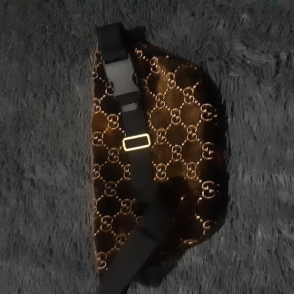 Gucci Fanny Pack with gucci storage bag 🛑No Returns🛑 - Picture 3 of 6